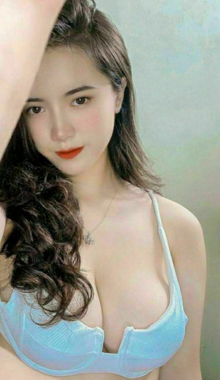 极品颜值清纯系美女为赚钱下海 长相乖巧文静 超嫩奶子白色丝袜 两根手指猛扣